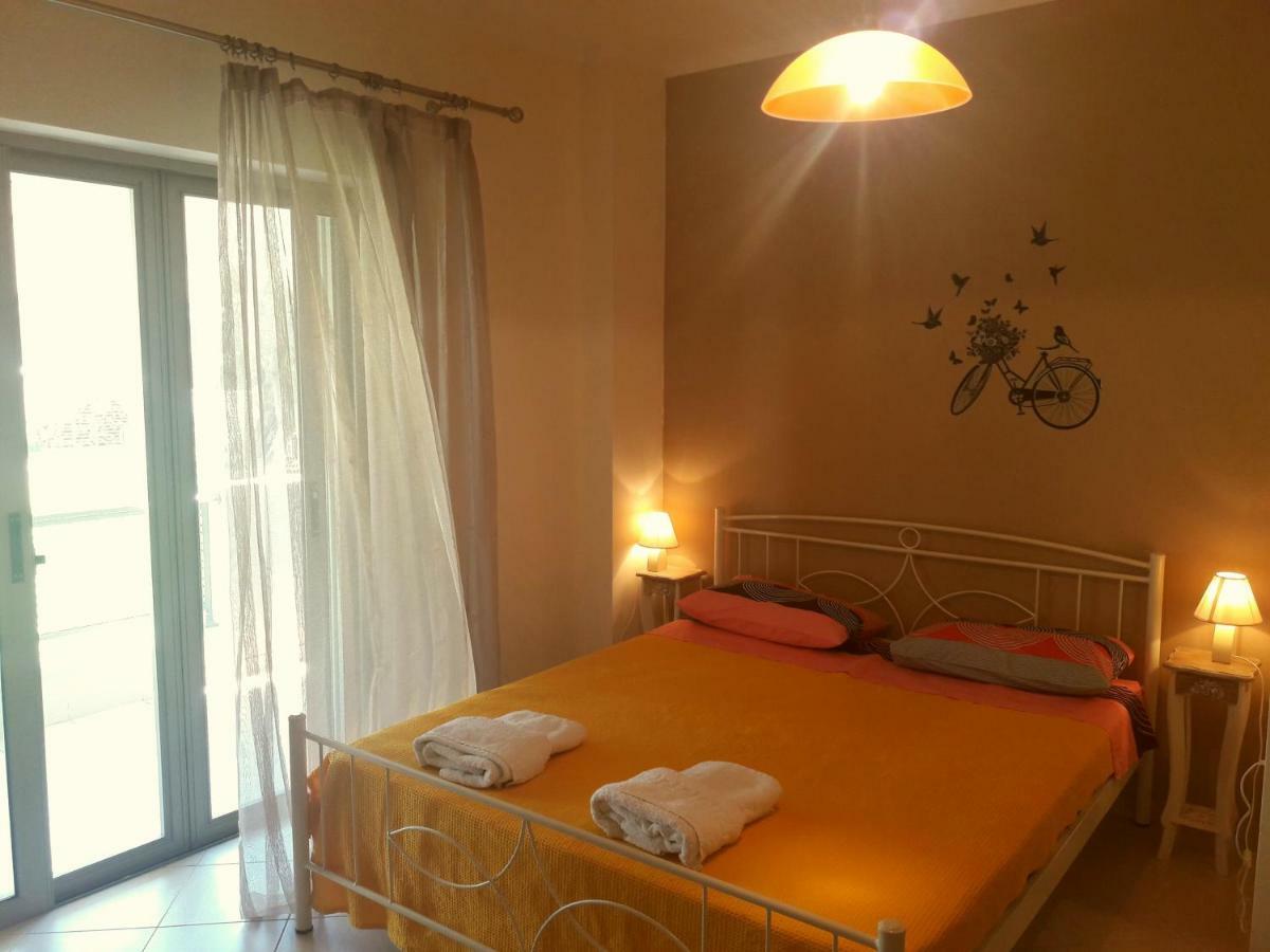 Moiras Apartments Lefkada City Екстер'єр фото